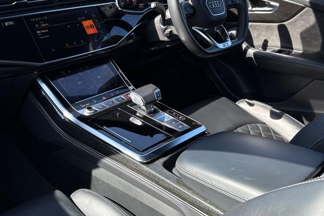 AUDI Sq8 Photo 25
