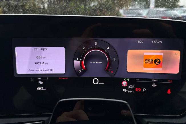 Audi Q4 e-tron Photo 16
