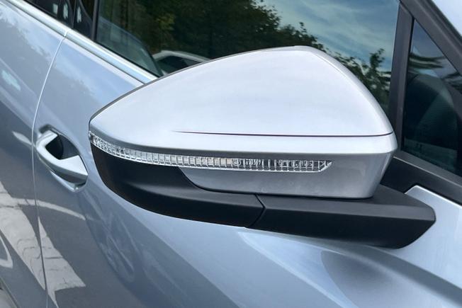 AUDI Q4 e-tron Photo 20