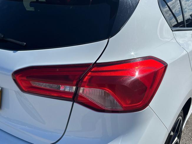Ford Focus Photo 18