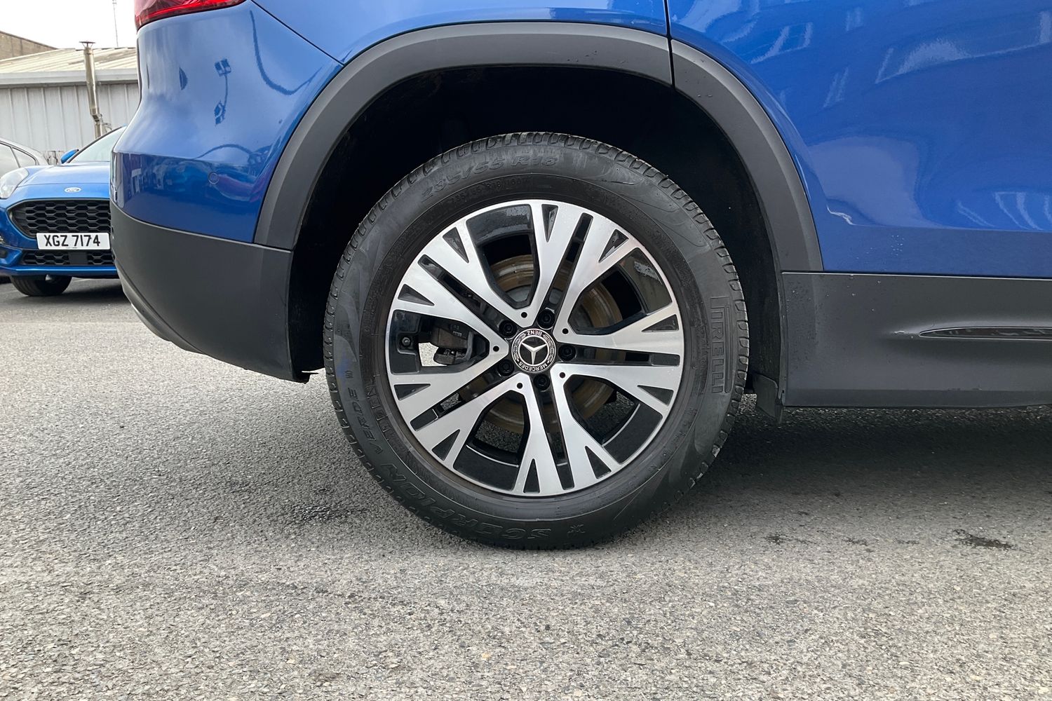 Mercedes-Benz GLB Photo 7