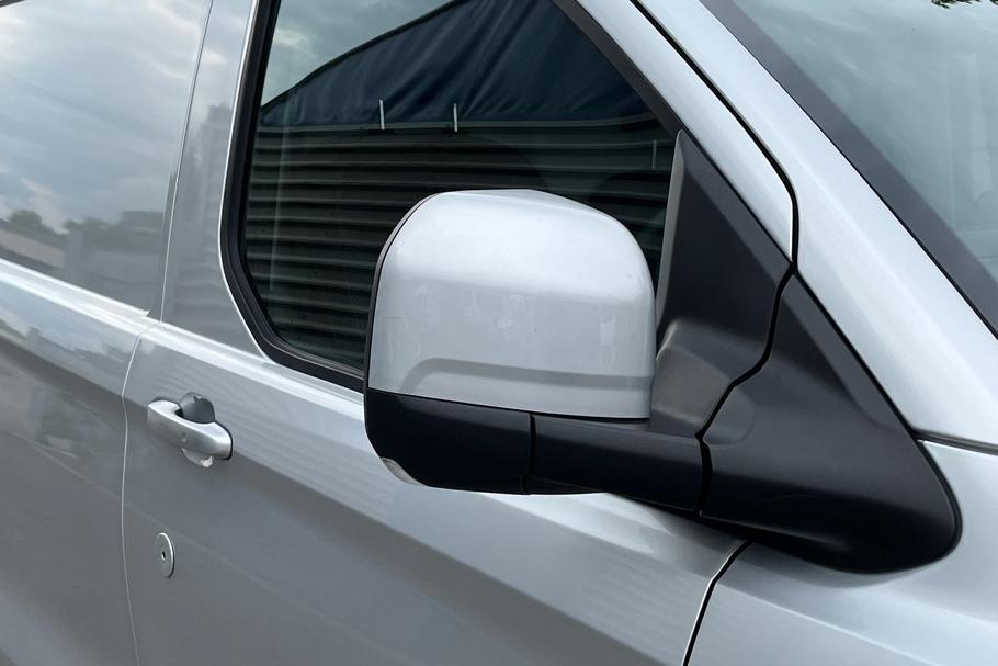 Used Ford TRANSIT CUSTOM LG74NVL 24