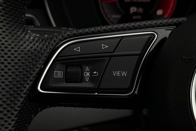 AUDI S4 Photo 16