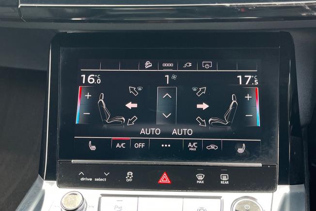 AUDI Q8 E-Tron Photo 31