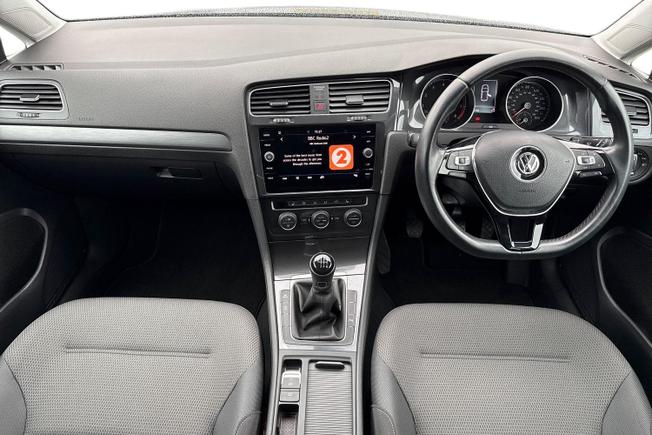 VOLKSWAGEN Golf Photo 10