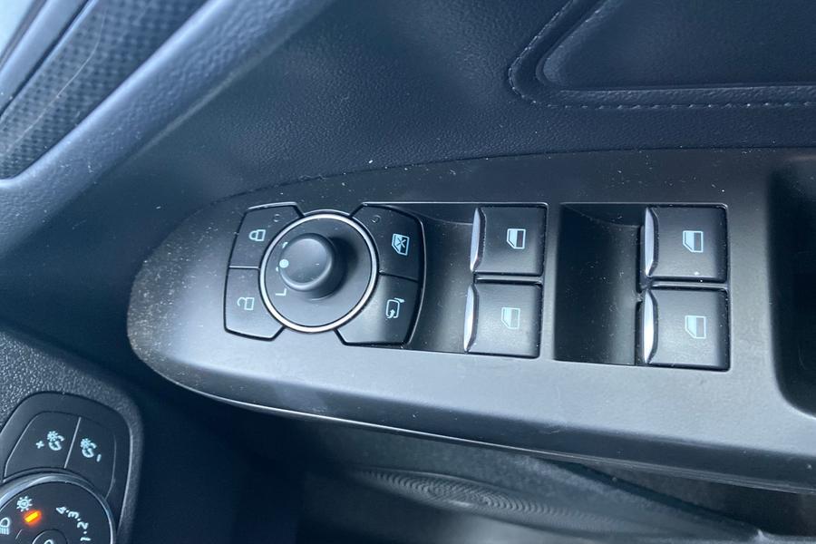 Ford FOCUS Photo autoimg-abcc731ac9a4dbca3f2640628aacf43547237bd4.jpg