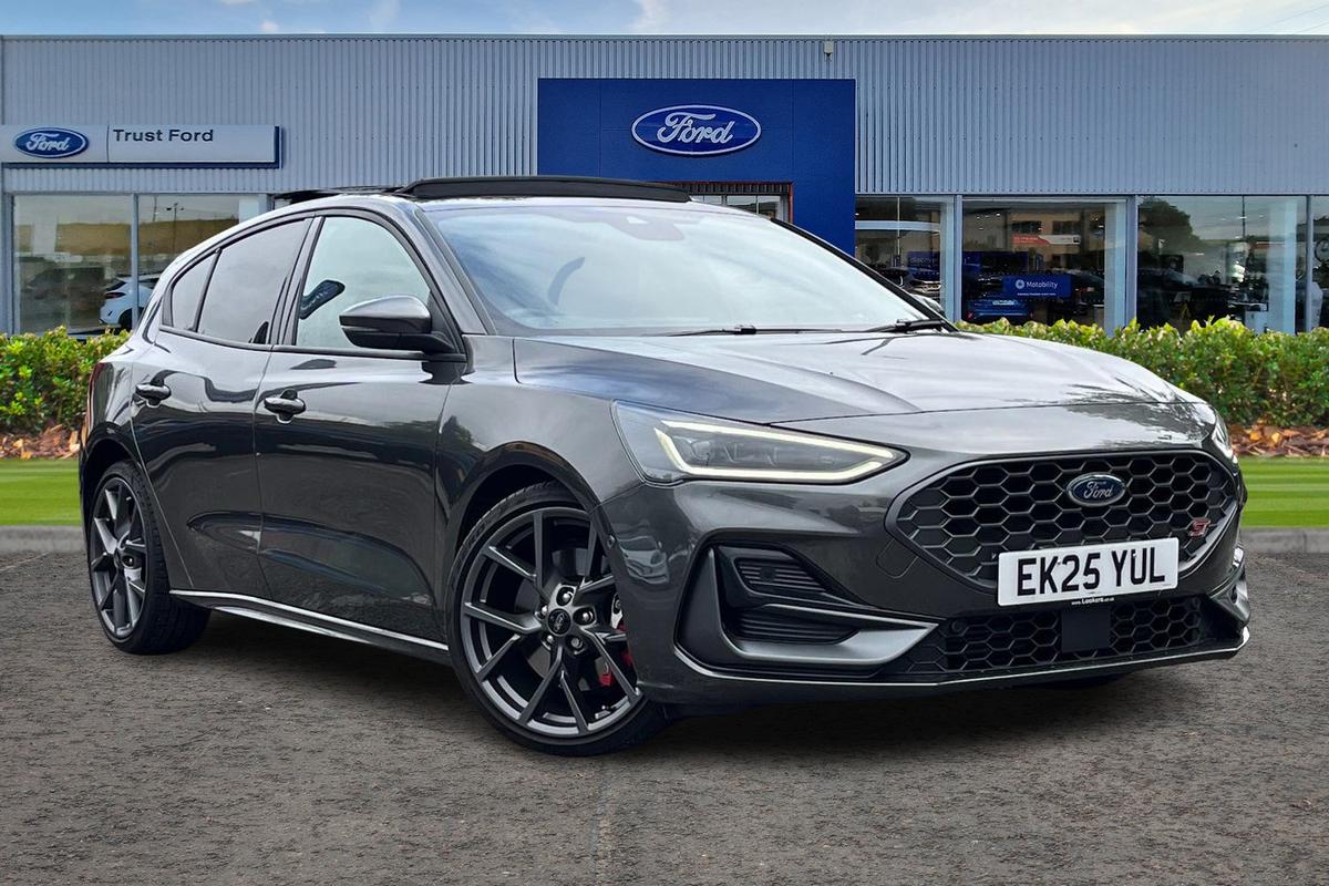 Ford Focus listing photo