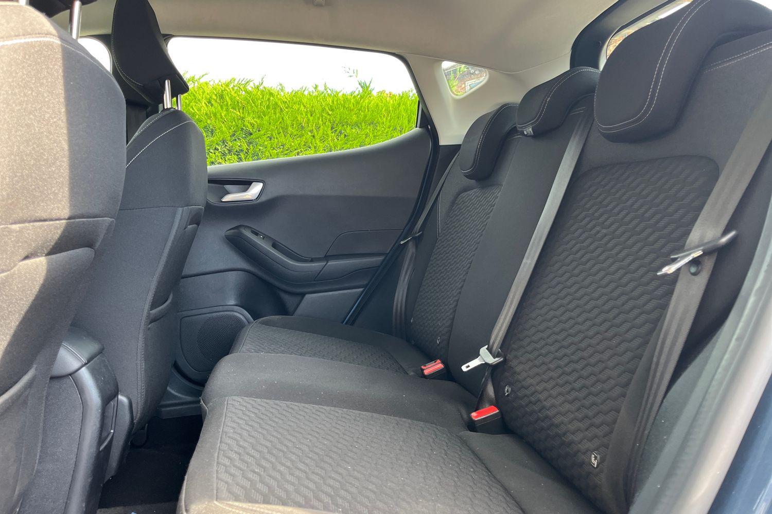 Ford FIESTA Photo 19