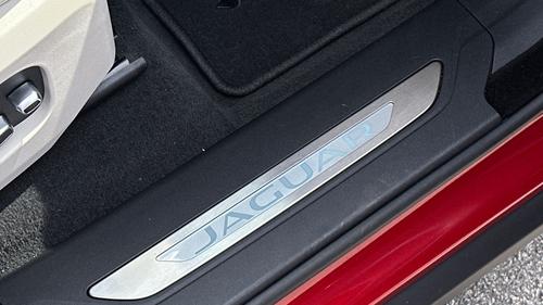 Jaguar F-PACE Photo autoimg-abd3abbd208ee8df301d539065579116d71fddcd.jpg