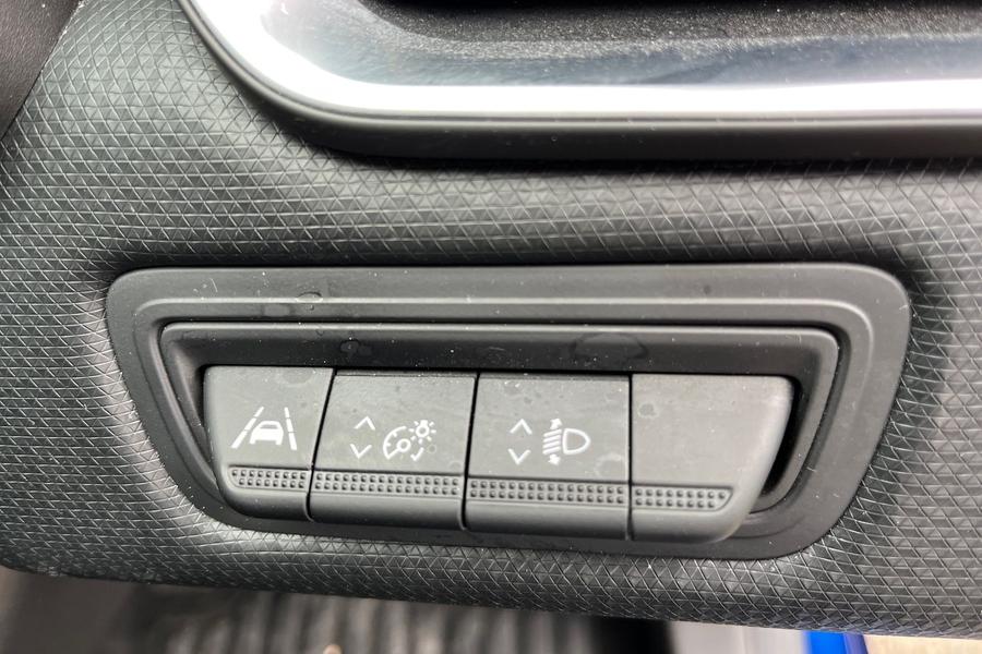 Renault CLIO Photo autoimg-abd466fa13097364e3e10c0e3344218a4a01ffea.jpg