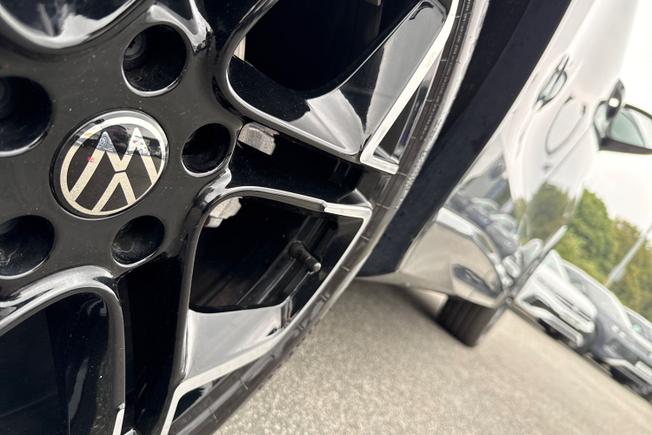VOLKSWAGEN Tiguan Photo 22