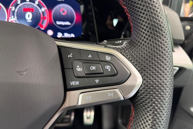 Volkswagen Golf Photo 17