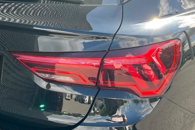 AUDI Q3 Photo 18