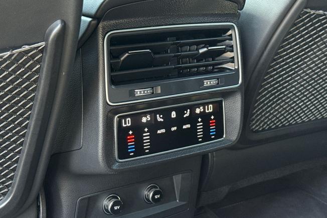 AUDI Sq8 Photo 24