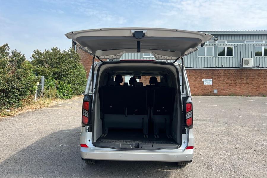 Ford TOURNEO CUSTOM Photo autoimg-abdffbaa674ad413beed47be8068e4f2657e4d64.jpg