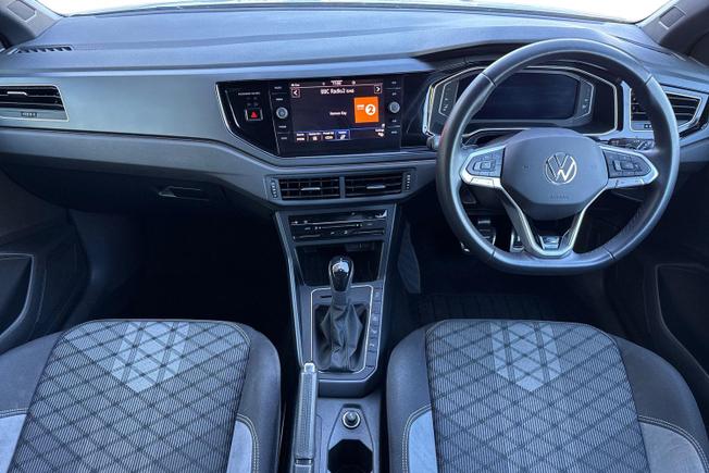 VOLKSWAGEN Taigo Photo 10