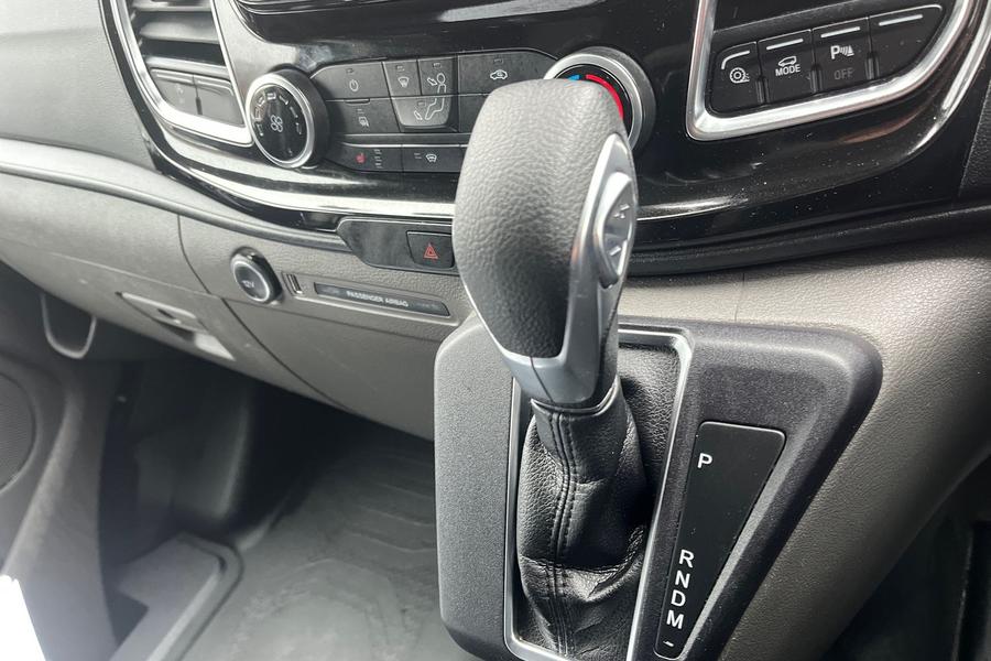 Ford TRANSIT CUSTOM Photo autoimg-abe252ae74aee7597de0934e8342a78da32331f3.jpg
