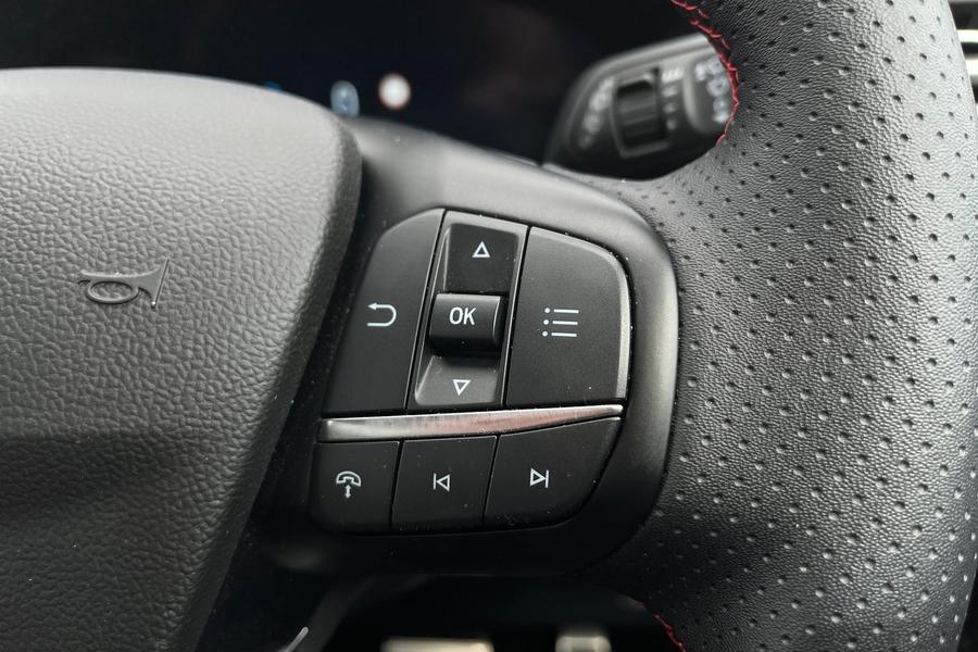 Ford Kuga Photo autoimg-abe462fa4d464a17e3c1f9ead8317f0677e91f8b.jpg