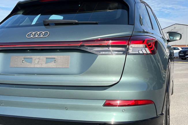 AUDI  Q4 SUV Photo 18