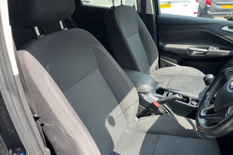Ford C-MAX Photo autoimg-abe9774cad0026e102f7e1b55ffc89527adaad94.jpg