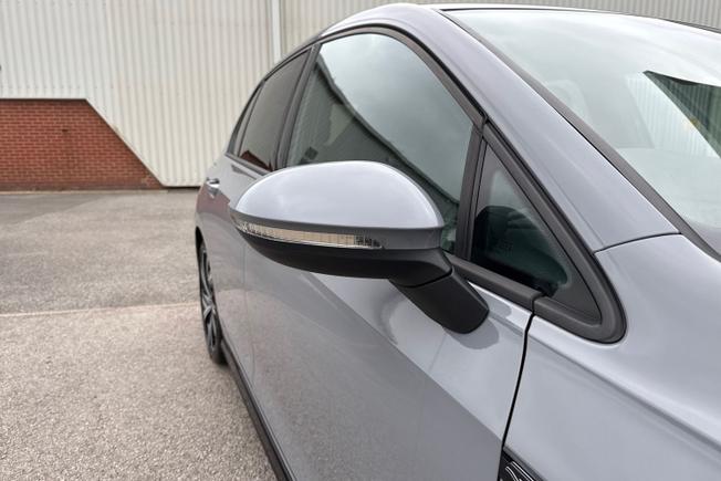 VOLKSWAGEN GOLF Photo 20