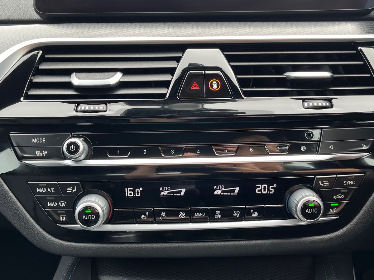 BMW 5 Series Photo 12
