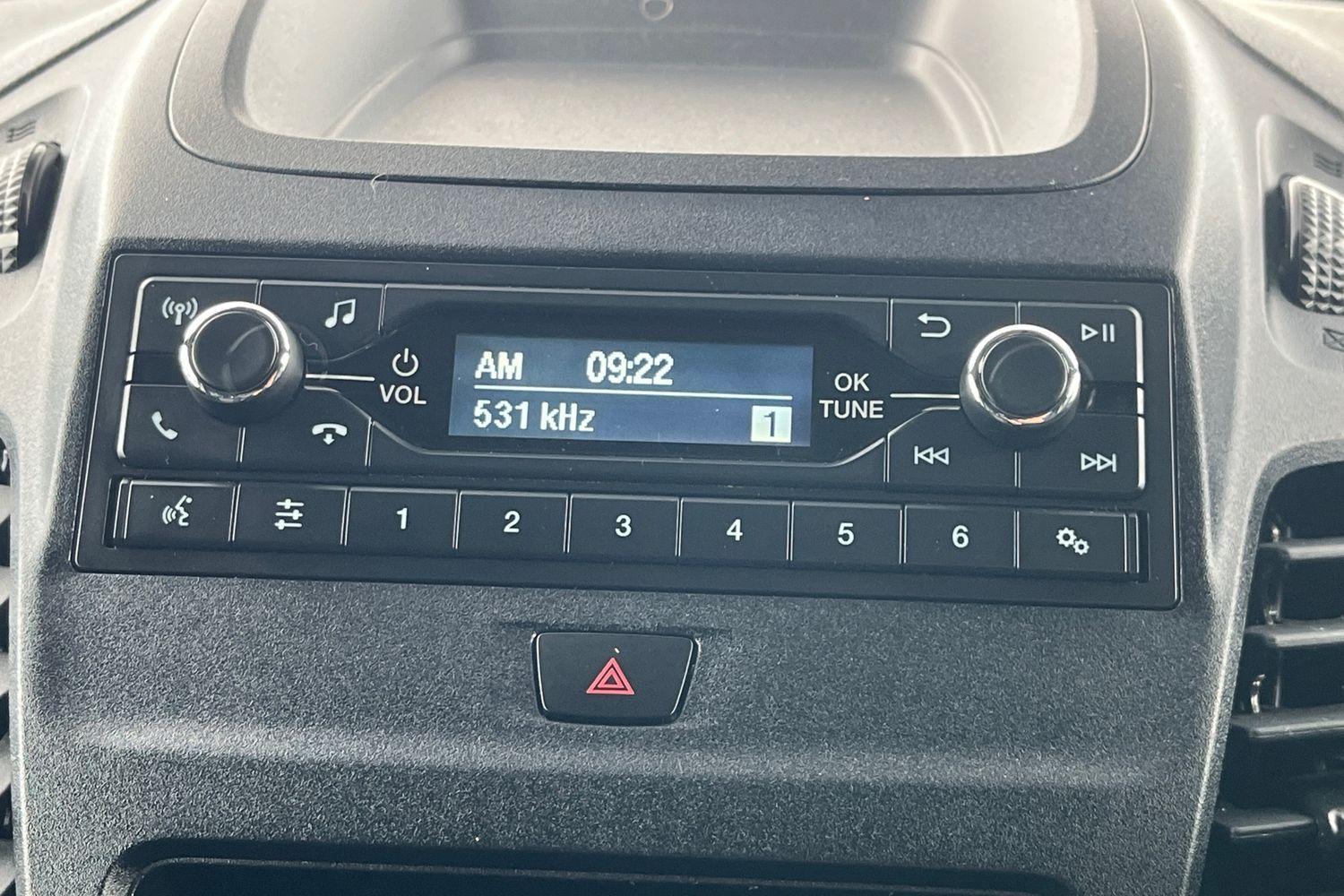 Ford TRANSIT CONNECT Photo 24