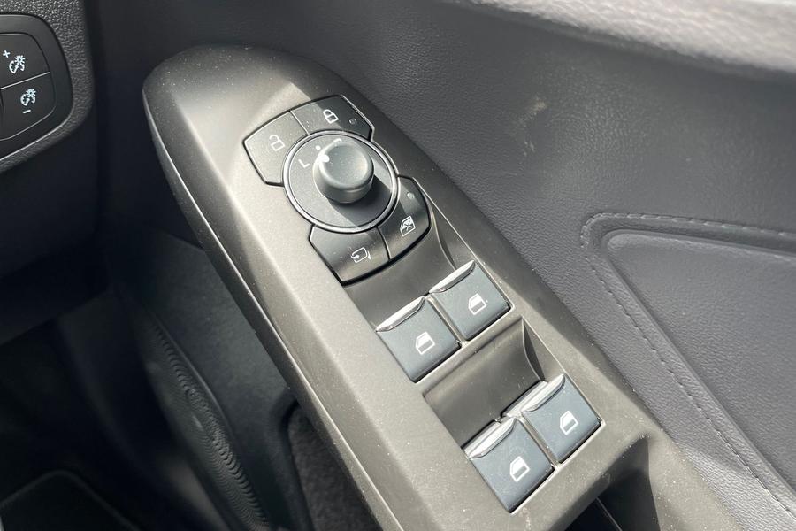 Ford FOCUS Photo autoimg-abf5738763767ceda02e32a03901d68ea0f9a2ea.jpg