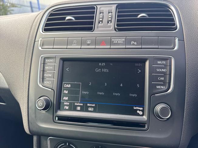 VOLKSWAGEN Polo Photo 32