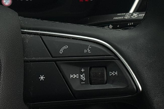 AUDI Q3 Photo 17