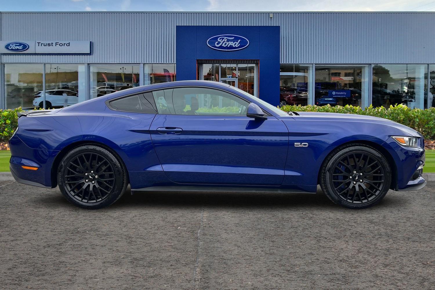 Ford MUSTANG Photo 2