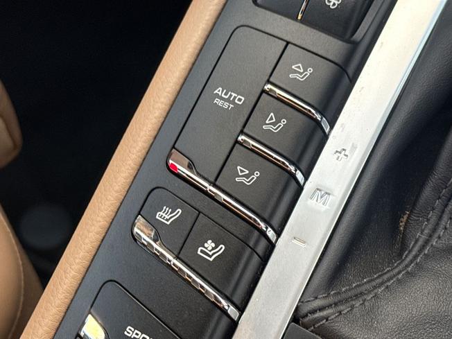 PORSCHE Macan Photo 33