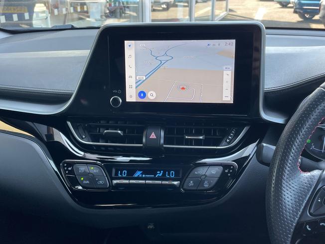 TOYOTA C-Hr Photo 14