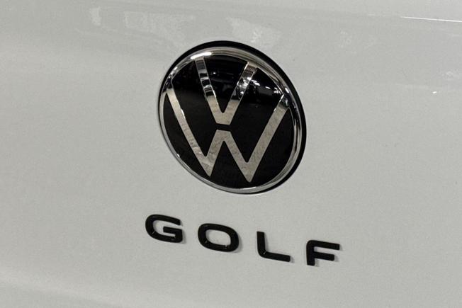 VOLKSWAGEN Golf Photo 27
