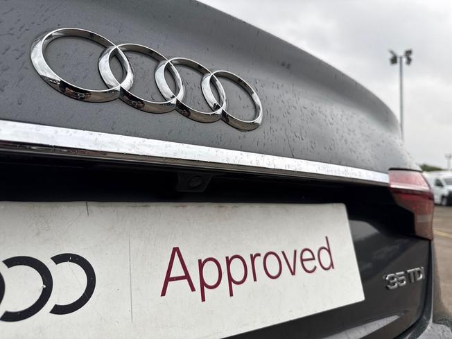 AUDI A4 Photo 22