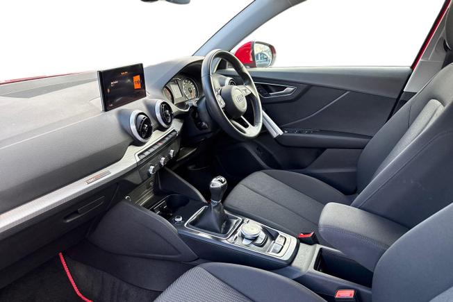 Audi Q2 Photo 2