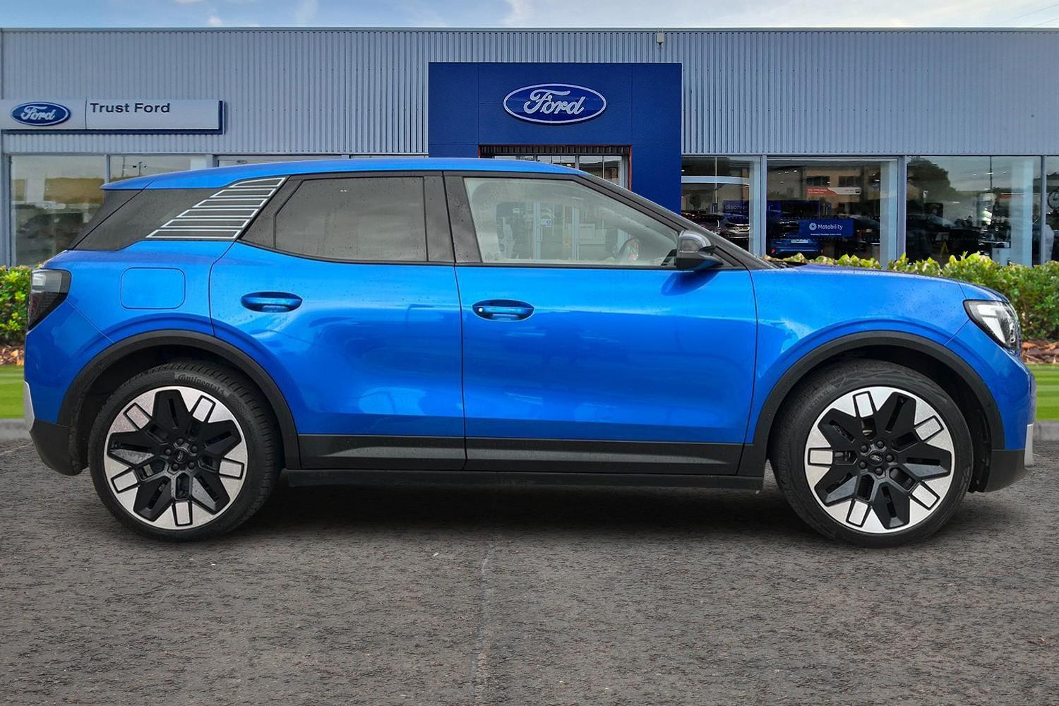 Ford EXPLORER Photo 2