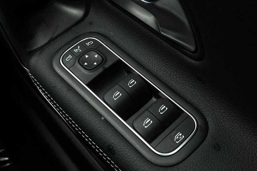 Mercedes-Benz CLA Photo autoimg-ac18d1ecad693f9af864fb5771decace6f6ff71c.jpg
