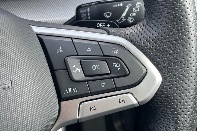 VOLKSWAGEN Golf Photo 17