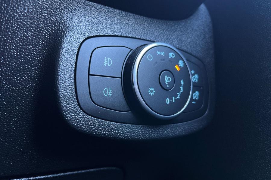 Ford FIESTA Photo autoimg-ac1aef81bc5753f6c30fcf3454494f4a6c2a0517.jpg