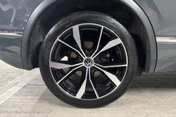 VOLKSWAGEN Tiguan Photo 5