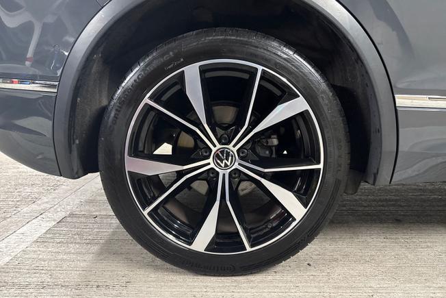 VOLKSWAGEN Tiguan Photo 5