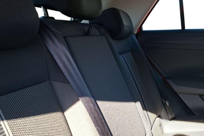 VOLKSWAGEN T-Roc Photo 9