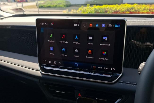 VOLKSWAGEN Tiguan Photo 13