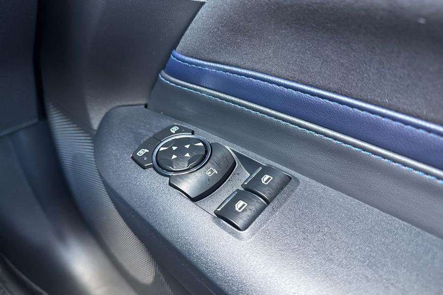 Ford MUSTANG Photo autoimg-ac247756817792714b28623b5fe90304b2484065.jpg
