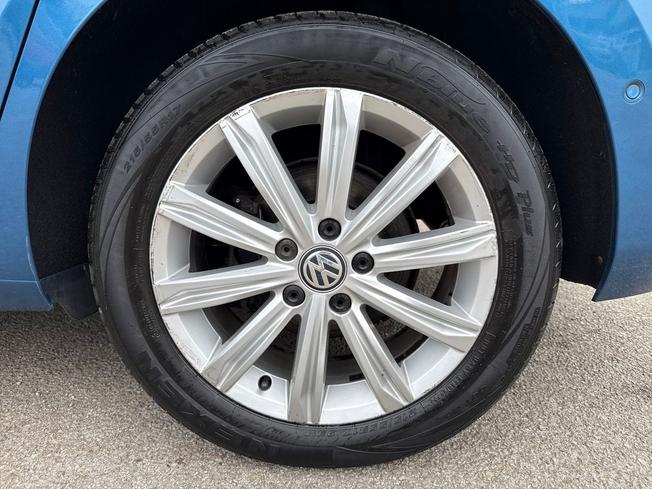VOLKSWAGEN Touran Photo 44