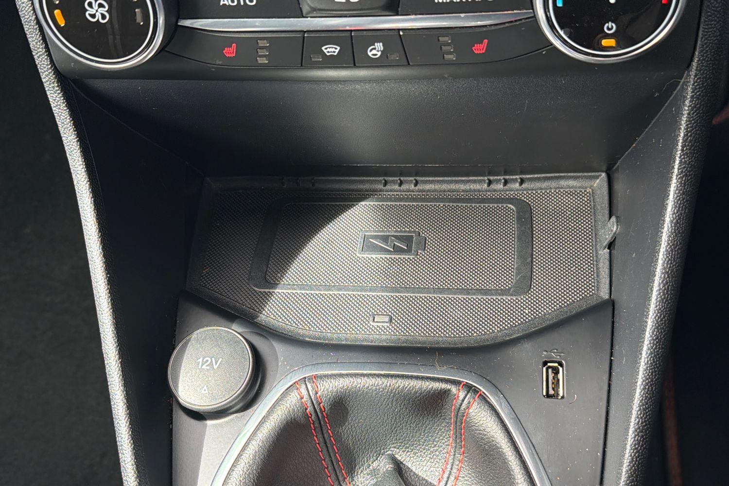 Ford FIESTA Photo 25