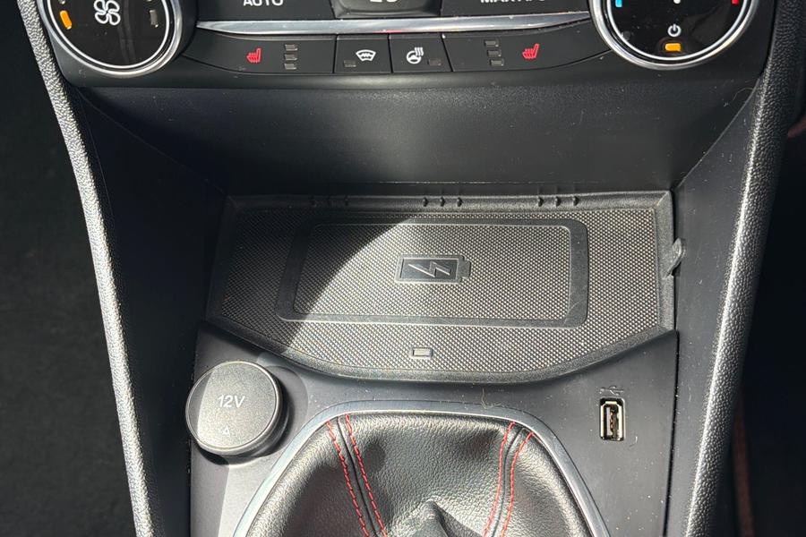 Ford FIESTA Photo autoimg-ac33511659d6fd35b3161221283f326dbb1a49b2.jpg