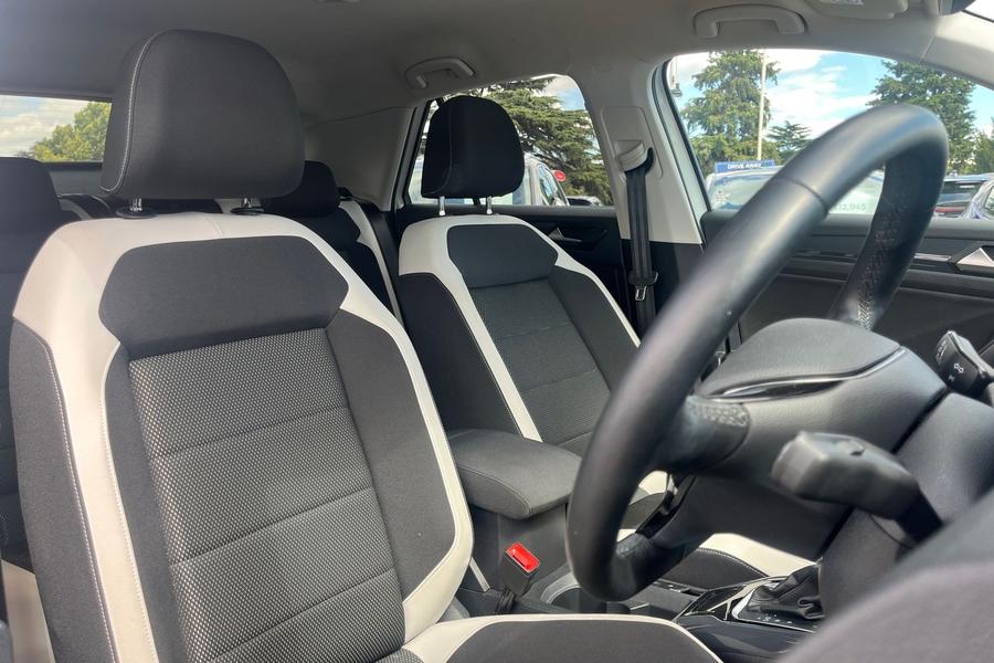 Volkswagen T-ROC Photo autoimg-ac34fd638d2785010fff4cd489cdce9a34b92ea9.jpg