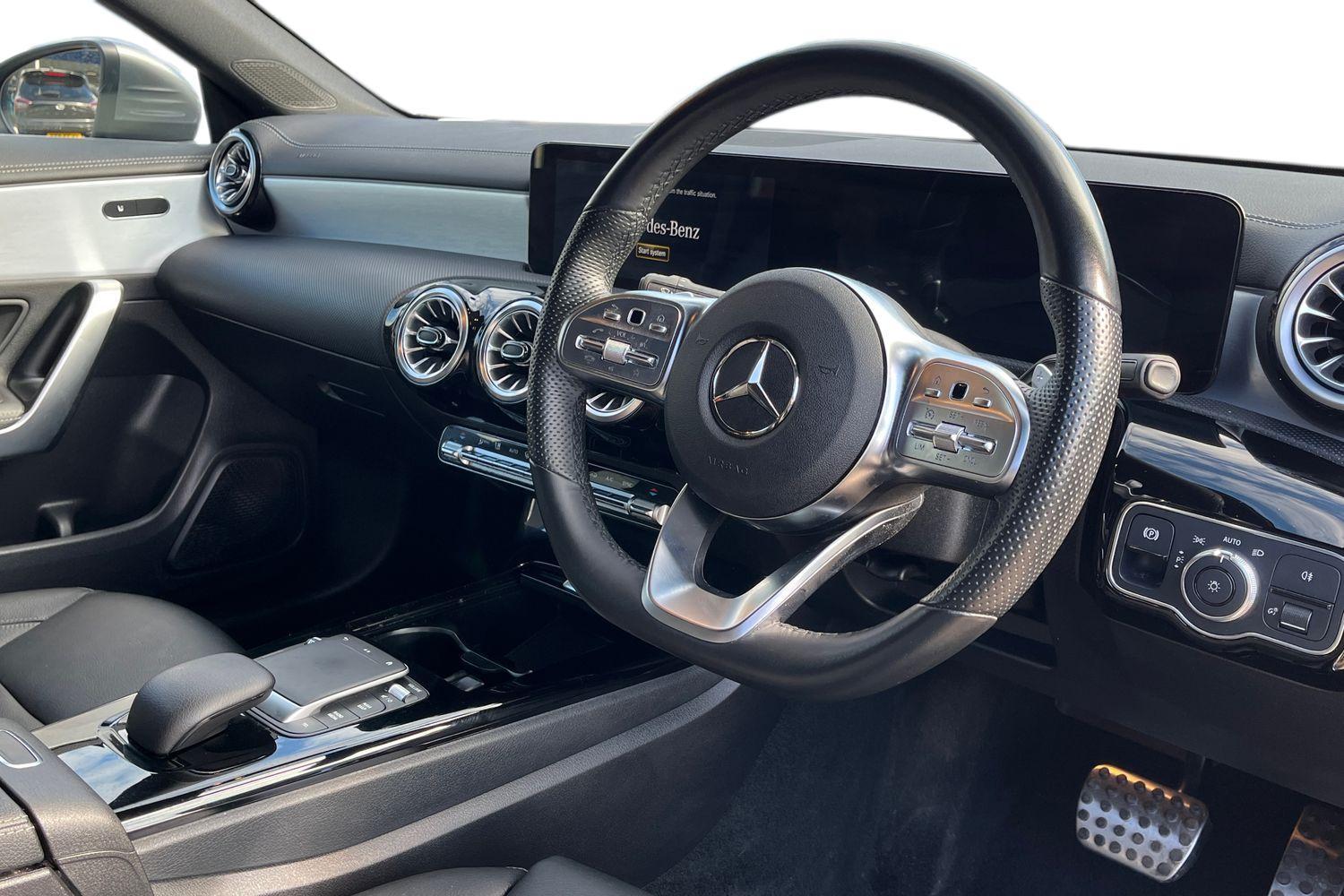 Mercedes-Benz CLA Photo 8
